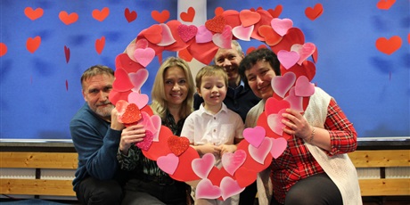 Powiększ grafikę: dzien-babci-i-dziadka-grupa-misie-693044.jpg