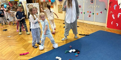 Powiększ grafikę: nocowisko-smerfy-2026-693084.jpg