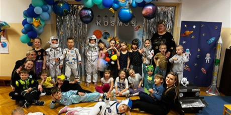 Nocowisko "W kosmosie" grupa Smerfy