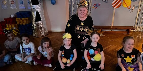 Powiększ grafikę: nocowisko-w-kosmosie-grupa-smerfy-617421.jpg