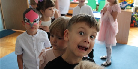 Powiększ grafikę: pasowanie-na-smerfa-668834.jpg