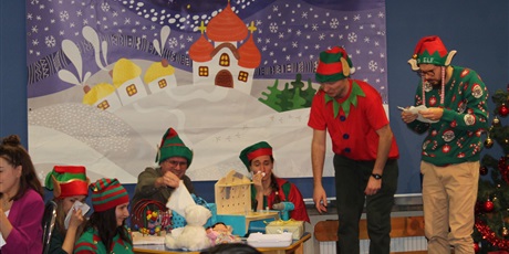 Powiększ grafikę: przedstawienie-swiateczne-grupa-misie-671204.jpg