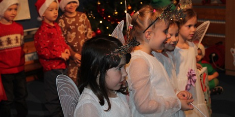 Powiększ grafikę: przedstawienie-swiateczne-grupa-tygryski-671210.jpg