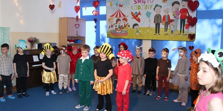 Powiększ grafikę: swieto-mamy-i-taty-w-przedszkolu-617434.jpg